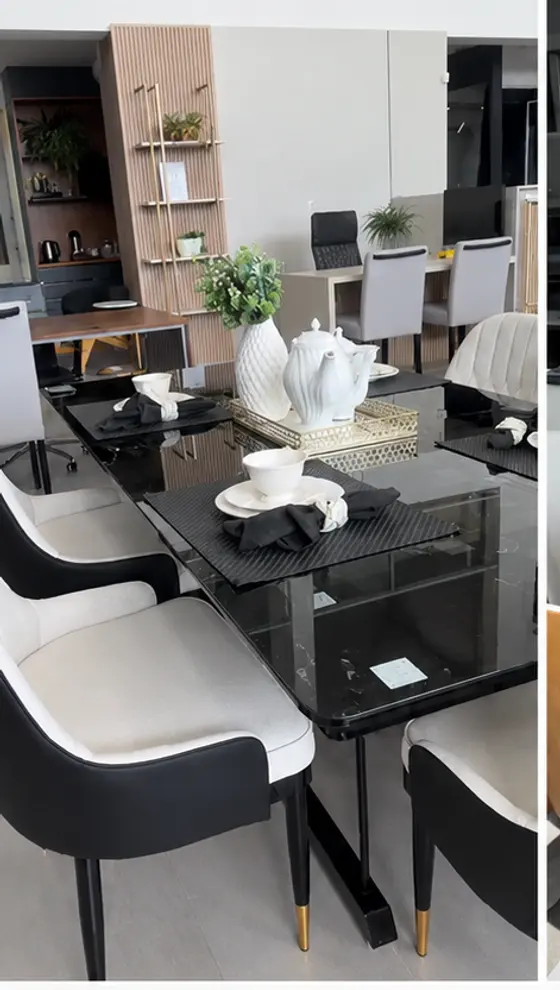 Sala de jantar planejada no showroom da Top House Planejados
